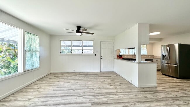 Photo - 2340 University Ave Unit Front