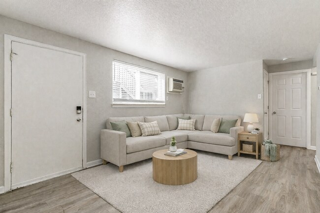 Photo - 8111 W 10th Ave Unidad 8111