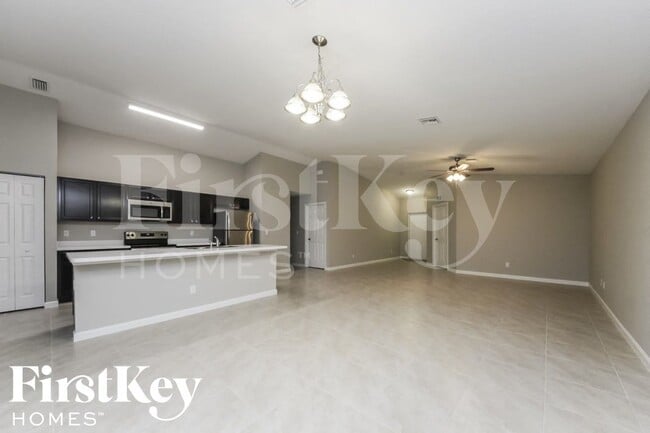 Photo - 797 SW Hillsboro Cir