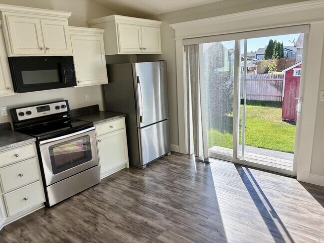 Photo - 2175 Roy Dr