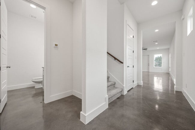 Photo - Spacious and Modern Townhome!
