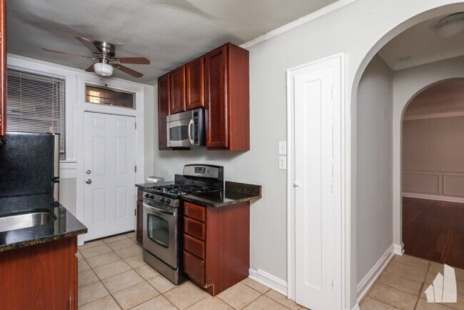 542 W Surf St Unit 1BED