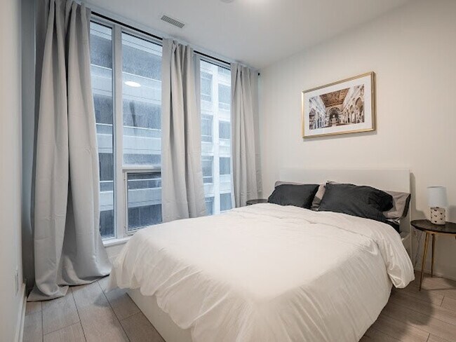 Photo - 270 Wellington St W Unit SI ID1513082P
