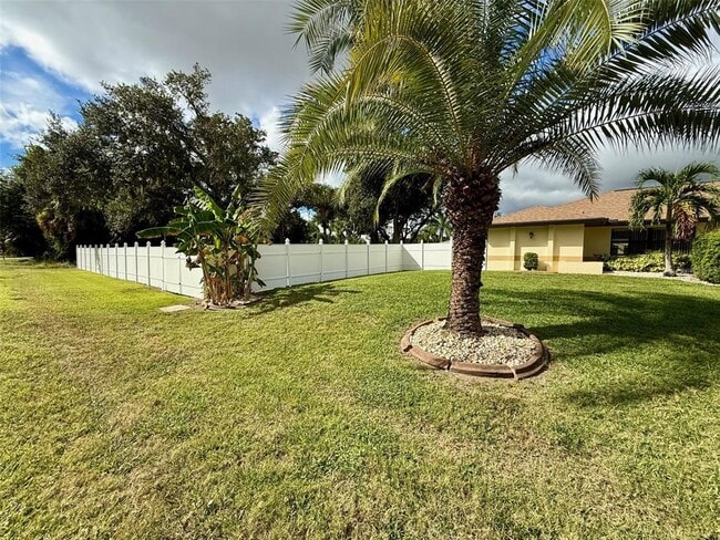 Photo - 17452 Cox Ave