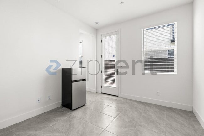 Photo - 2412 Paseo Archer