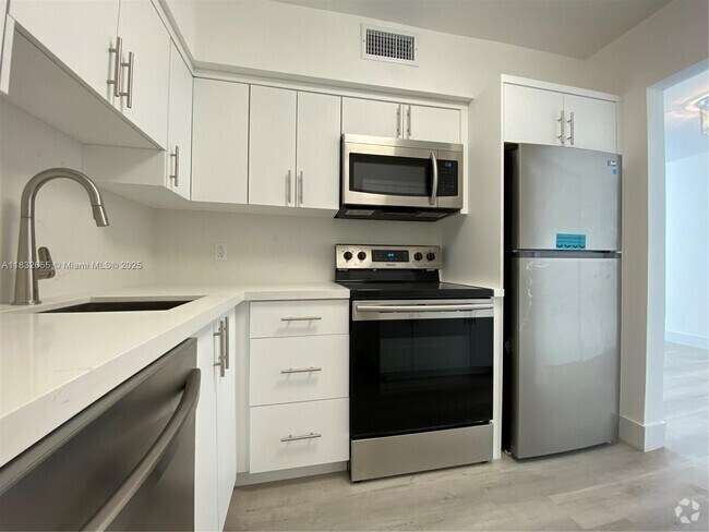 Building Photo - 1150 Madruga Ave Unit A104 Rental