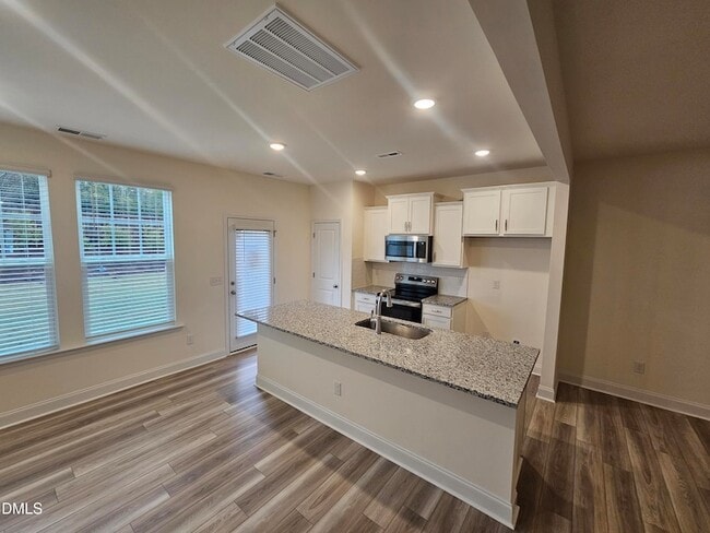 Photo - 48 Bloodroot St
