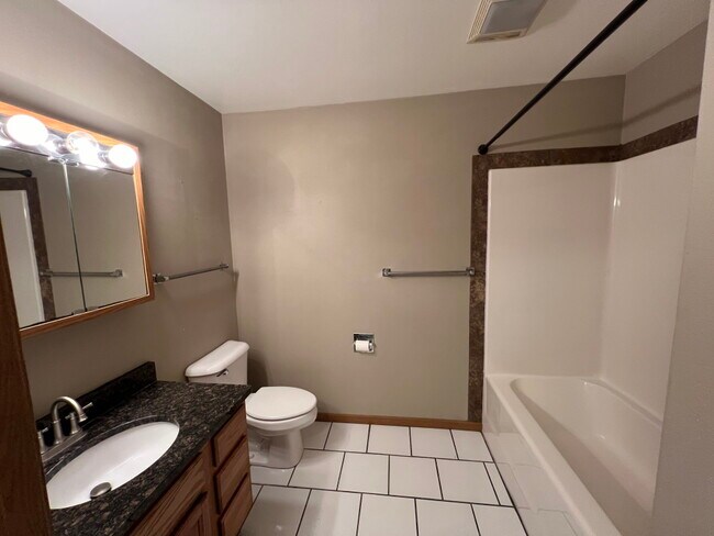 Photo - 2356 State Road 16 Unidad EB One Bed Rooms