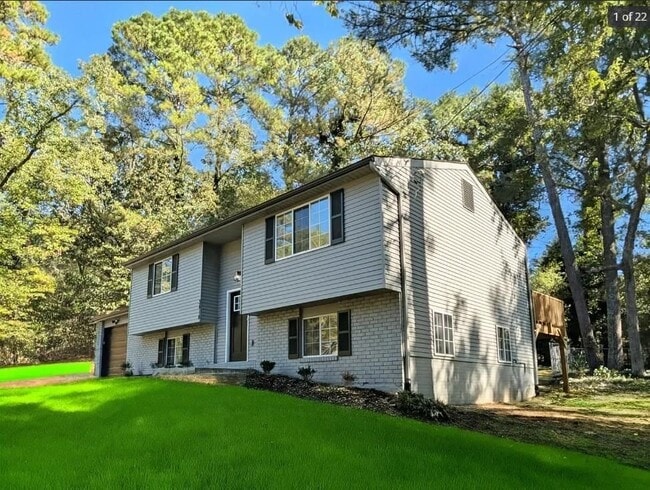 Building Photo - 3414 Dearwood Dr SW