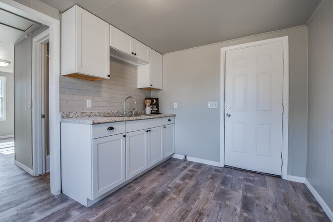 Photo - Pre-Leasing for Summer/Fall 2026 - Close to TTU Unit Rear