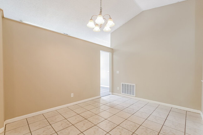Photo - 1418 Mona Dr