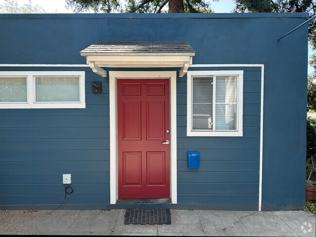 Building Photo - 1908 Napa Ave Unit Cottage Rental