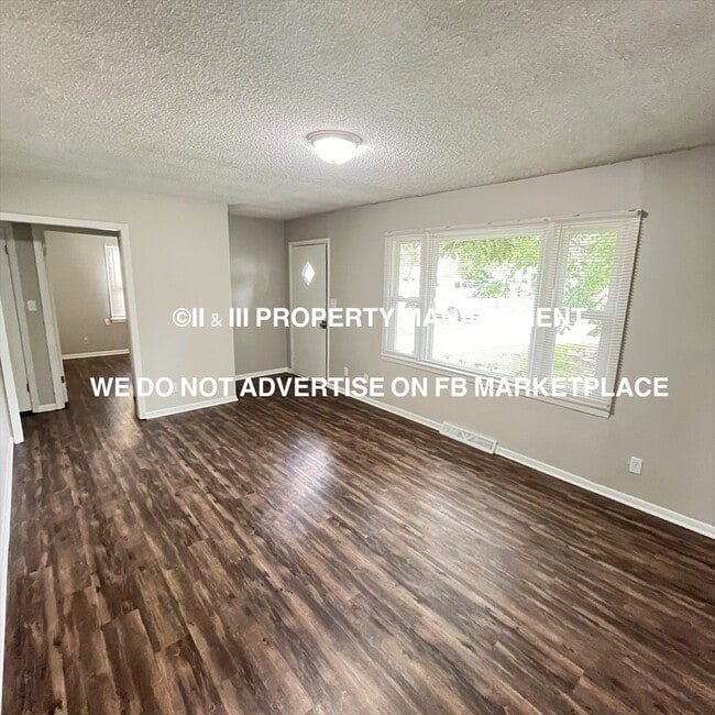 Photo - 110 S Annie St