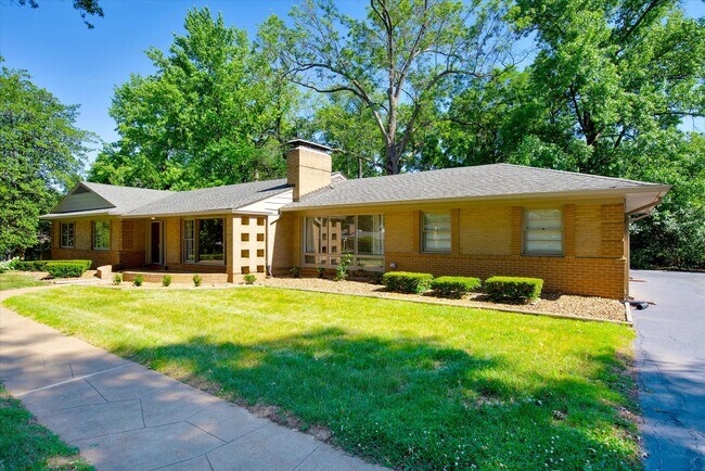Photo - 16 Spoede Hills Dr