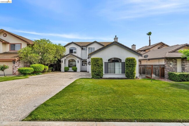 Building Photo - 5640 Edgeview Dr
