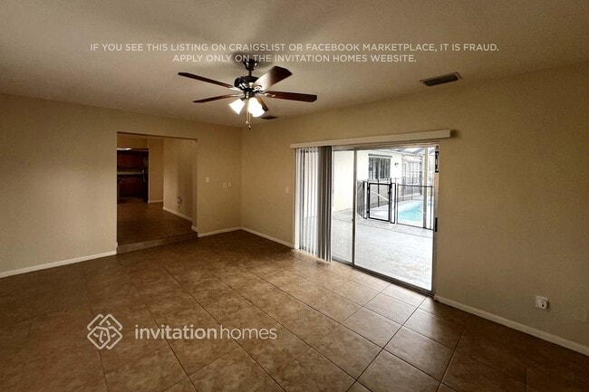 Photo - 832 SE Thornhill Dr