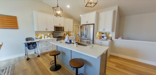 Building Photo - 3D TOUR + BEAUTIFUL HOME + 3 Car Garage + Fenced In Yard! Available July 3rd!