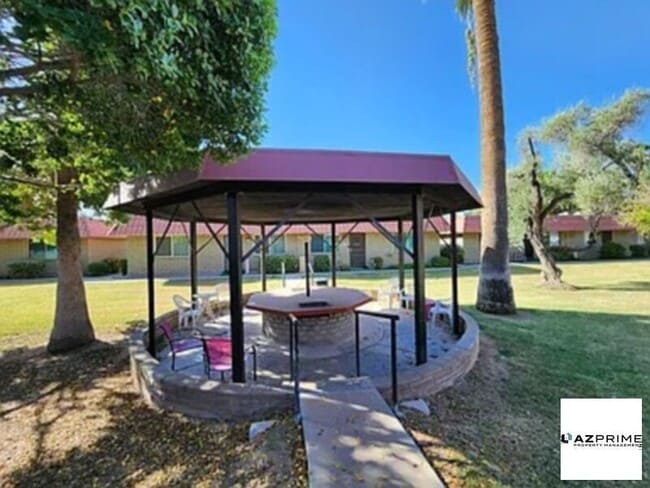 Building Photo - Introducing a recently remodeled 2 bed, 2 ...