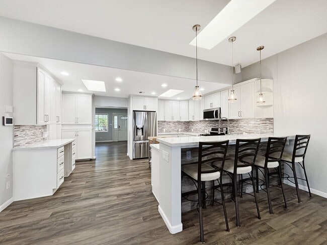 Building Photo - Beautiful 3BD/2BA House in Clairemont W/ W...