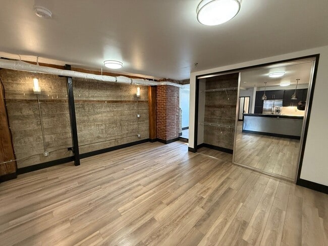 Photo - 160 Liberty St NE Unit M20