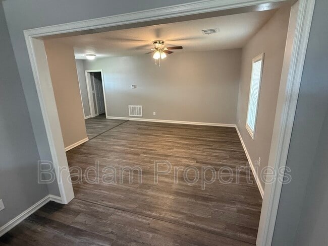 Photo - 402 S Cedar St