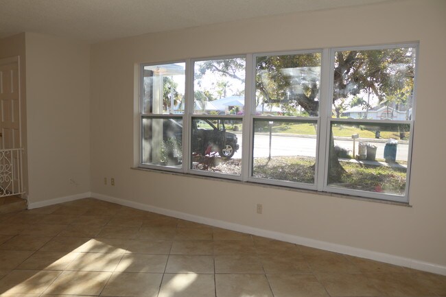 Photo - 4020 Country Club Blvd