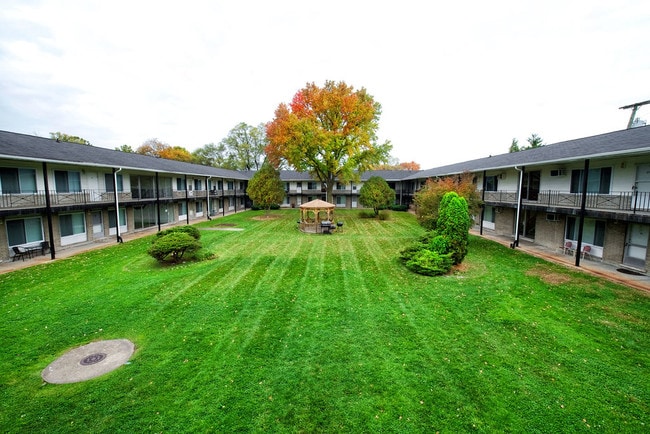 Sandstone Apartments - Sandstone Apartments
