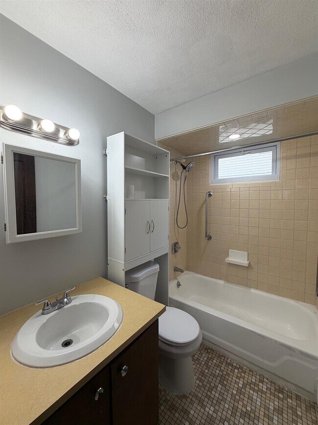 Photo - 31 Illinois Ave