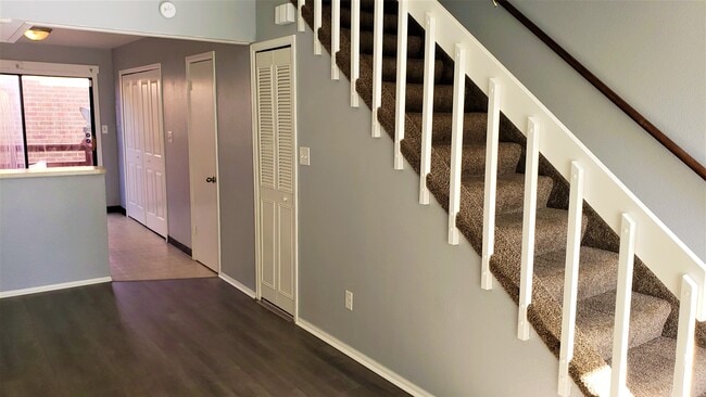 Photo - 1922 N Salem Ave