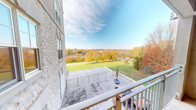 Photo - 5745 Newbank Cir Unit 202