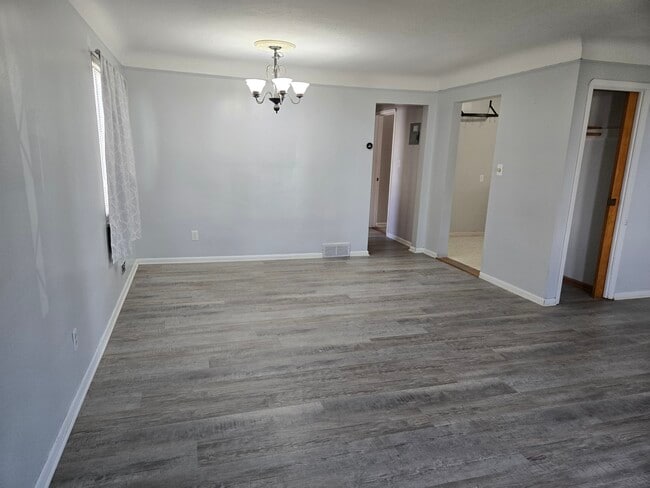 Photo - 8221 Pelham Dr Unit Lower