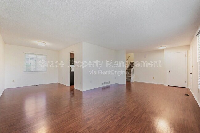 Photo - 580 E Kettle Ave