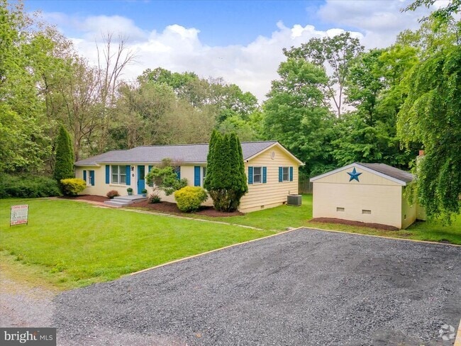 Building Photo - 60 Killdeer Ave Rental