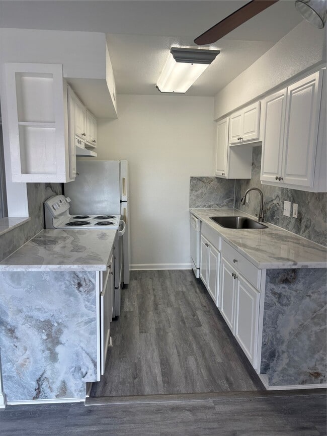 Building Photo - 2828 61st St Unit 106 Rental