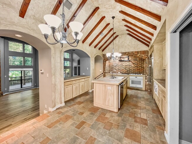 Photo - 1314 Creekwood Dr