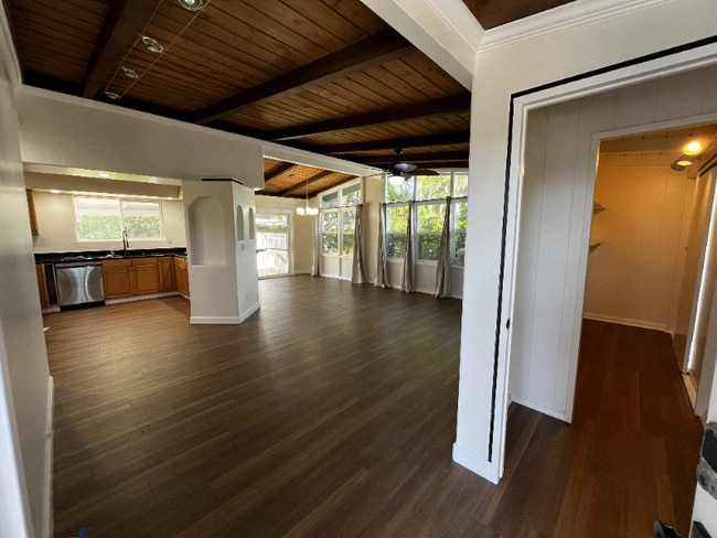 Photo - 201 Anapalau St