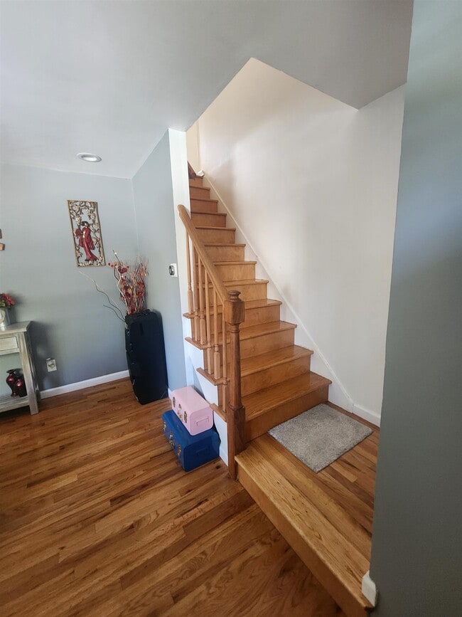Photo - 657 Broad St
