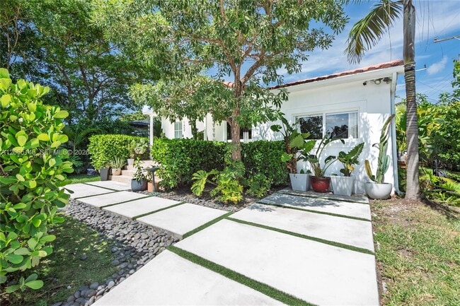 Photo - 1450 SW 20th Ave