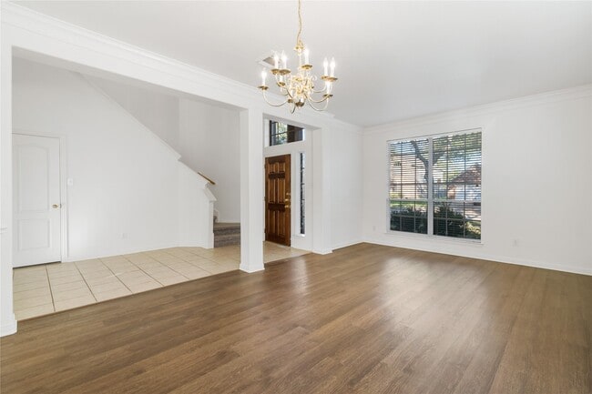 Photo - 3326 Lakeway Ln