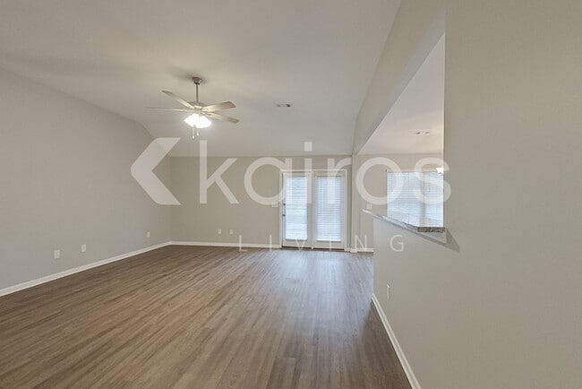 Photo - 818 Heather Dr