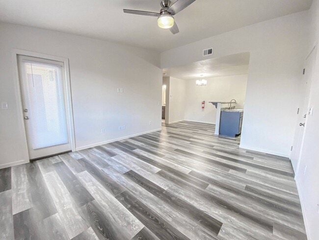 Renovated 1 Bedroom - Living Room