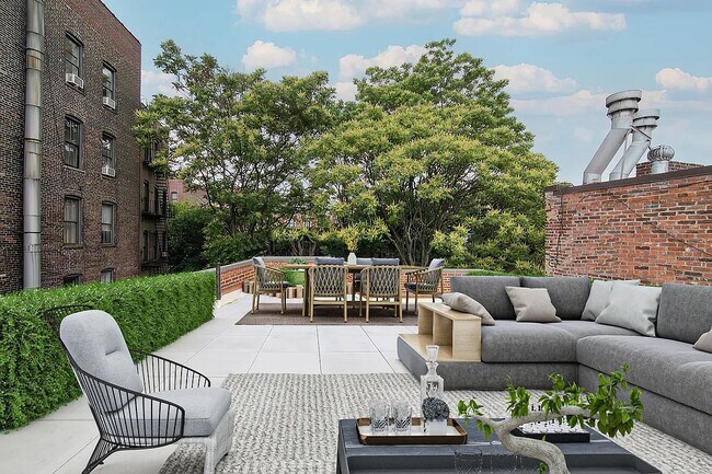 Photo - 557 Hudson Street Unit 2