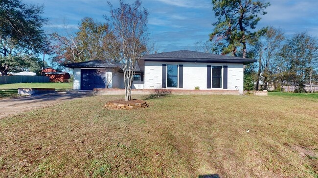 Photo - 603 Maple Way