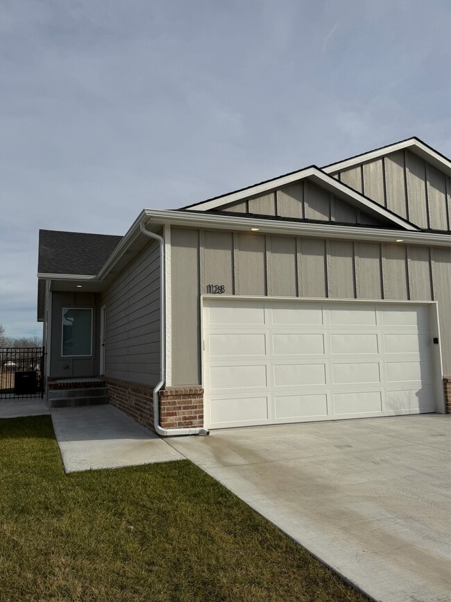 Photo - 1128 N Joye St