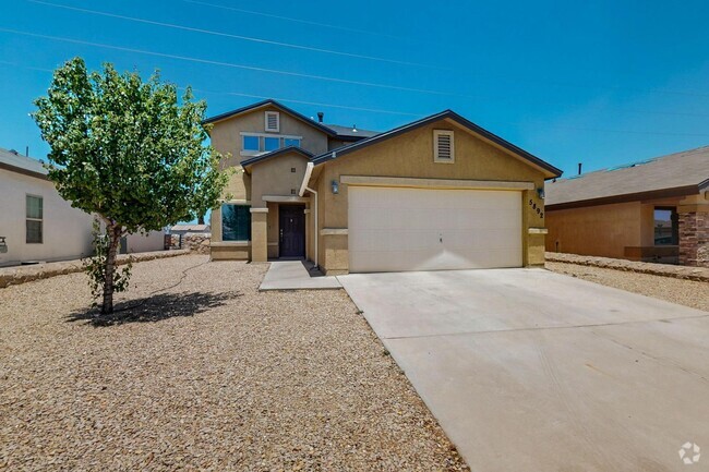 Building Photo - Two story 3 bedroom 2.5 bath in Santa Tere... Rental