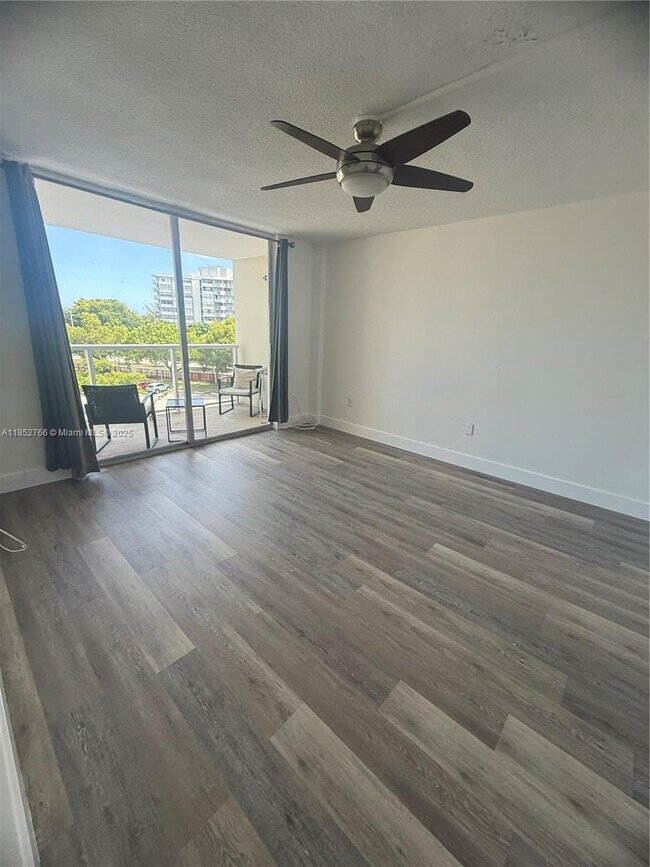 Photo - 1351 NE Miami Gardens Dr Unit 421E