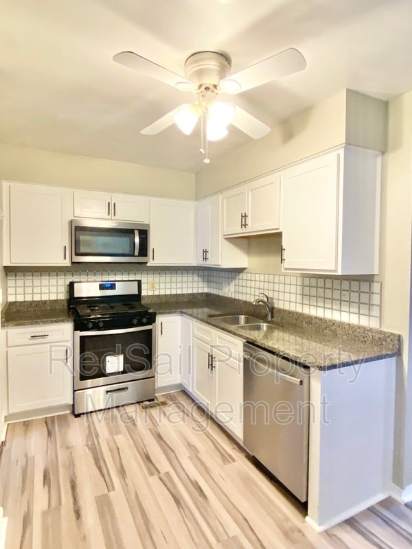Photo - 1343 Sheppard Ave
