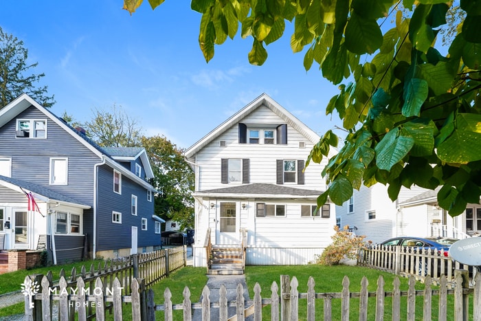 Photo - 1029 Bloomfield Ave House