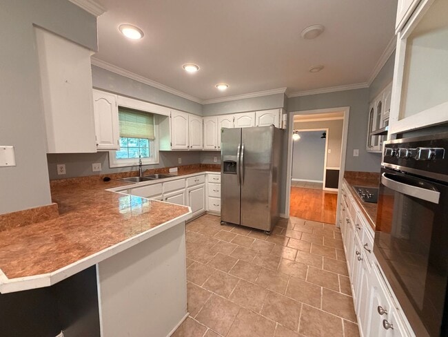 11 Henry Ct
