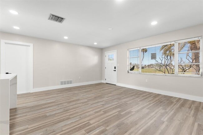 Photo - 490 82nd Ave